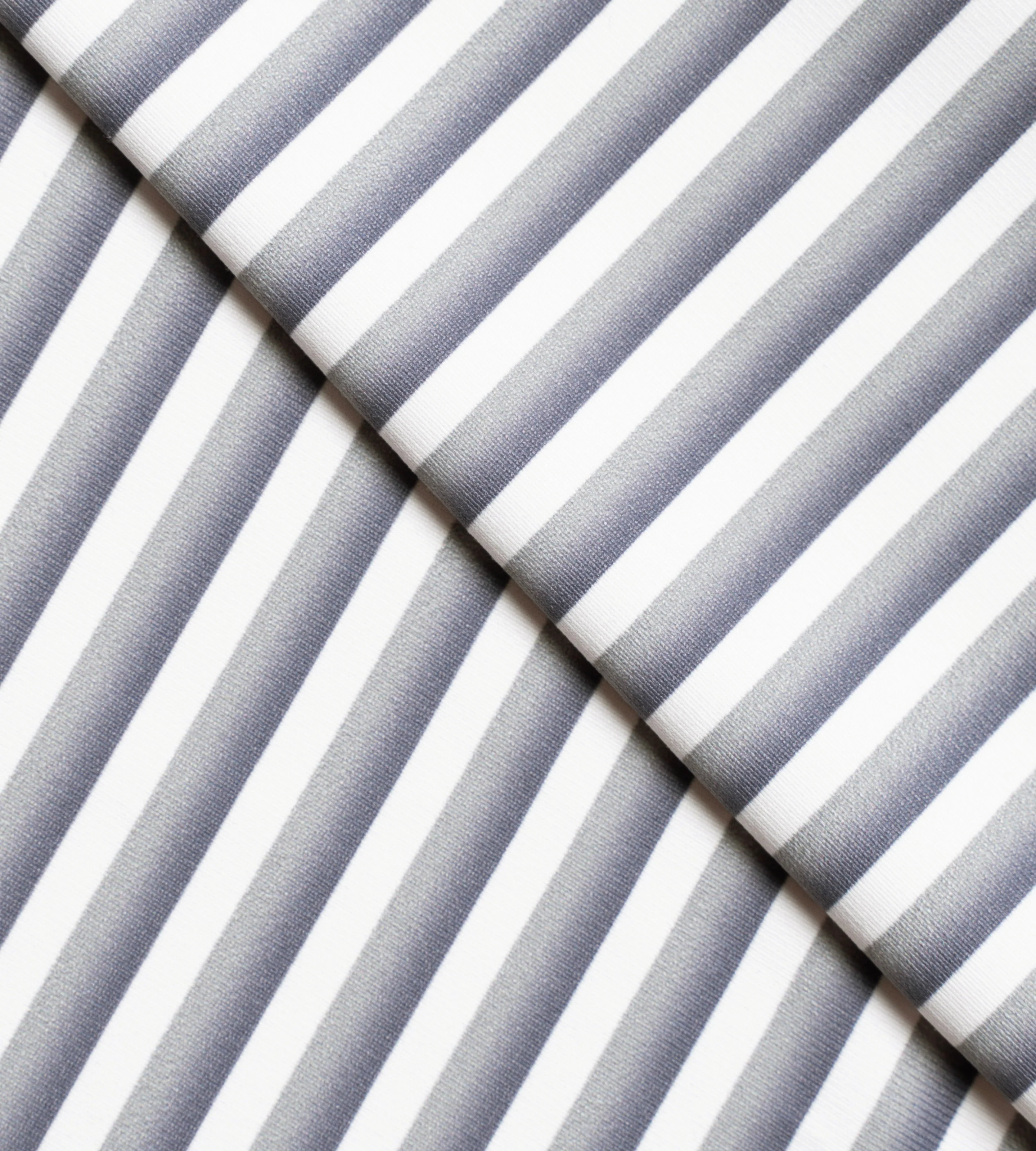 GRADIENT STRIPE POLO - GREY - Image 7