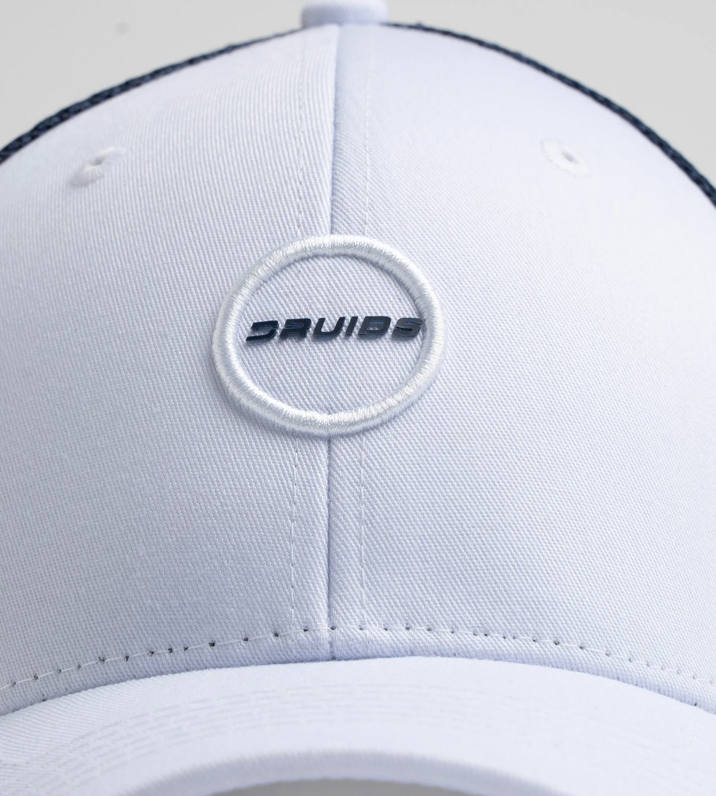 PLAYERS D BADGE CAP - WHITE / NAVY - Image 3