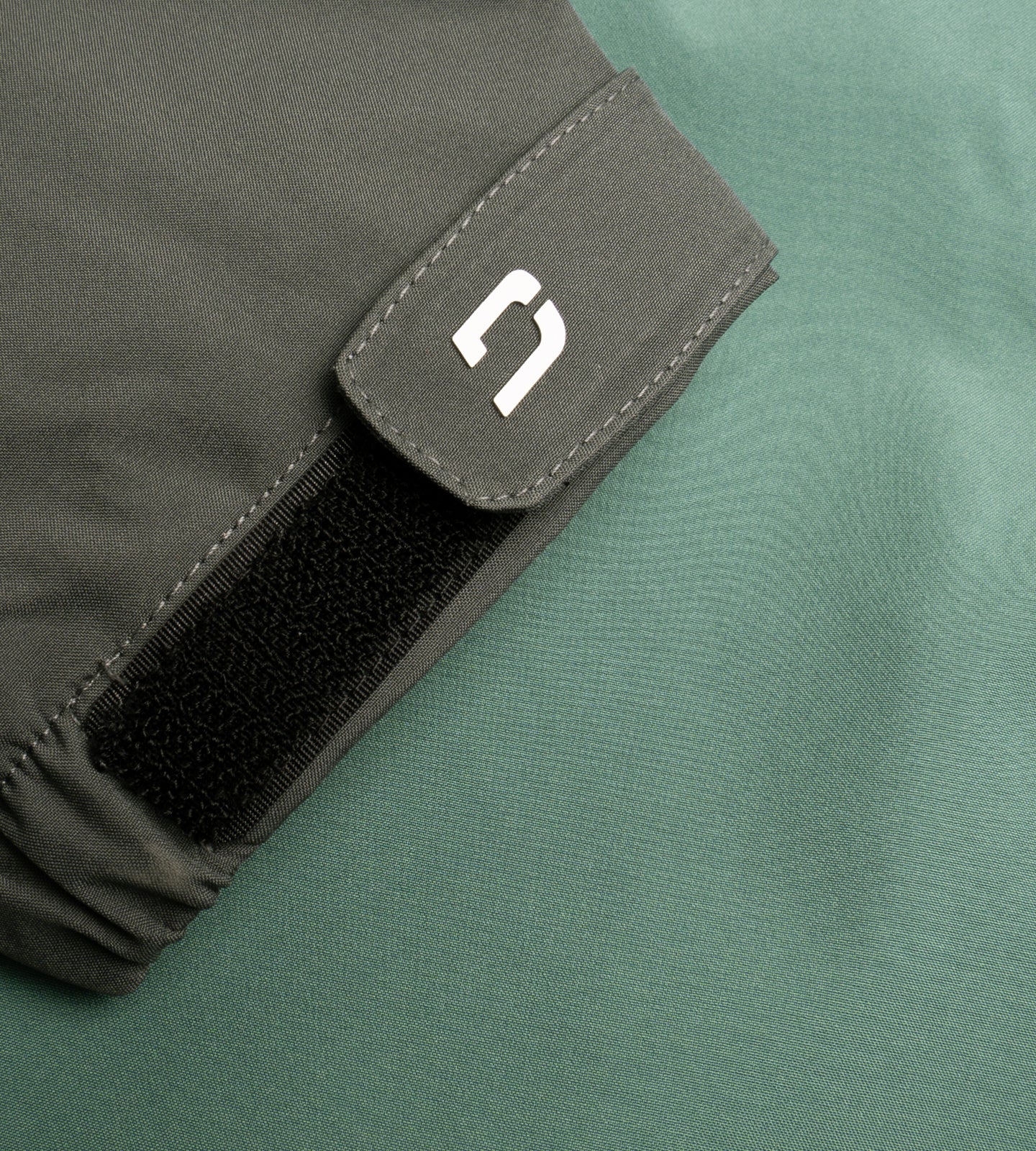 RAIN CADDY JACKET - SAGE - Image 6